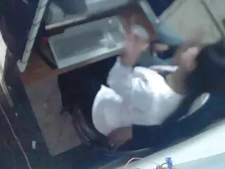 Sarah, guantes, bolas en su coño. (2015) mexicana cogiendo casero