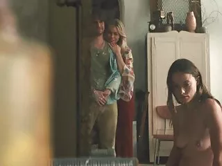 Pequeño asiático montaje del vientre cojiendo amateur